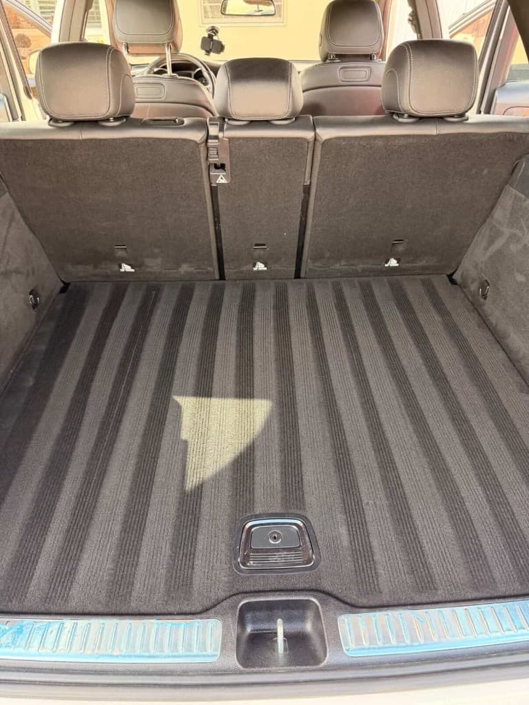 Cargo area with vacuum-striped carpet